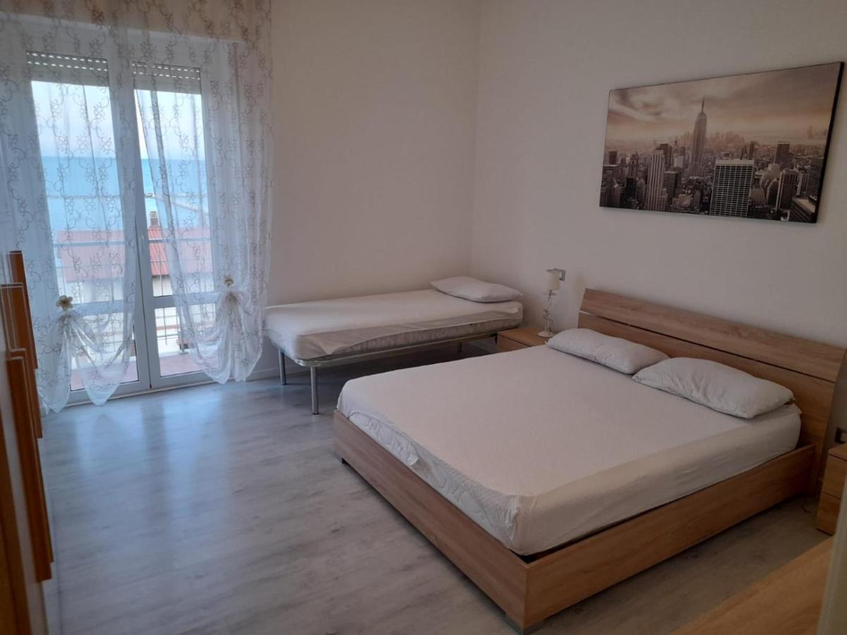 Appartamento Fronte Mare Фалконара Маритима Екстериор снимка